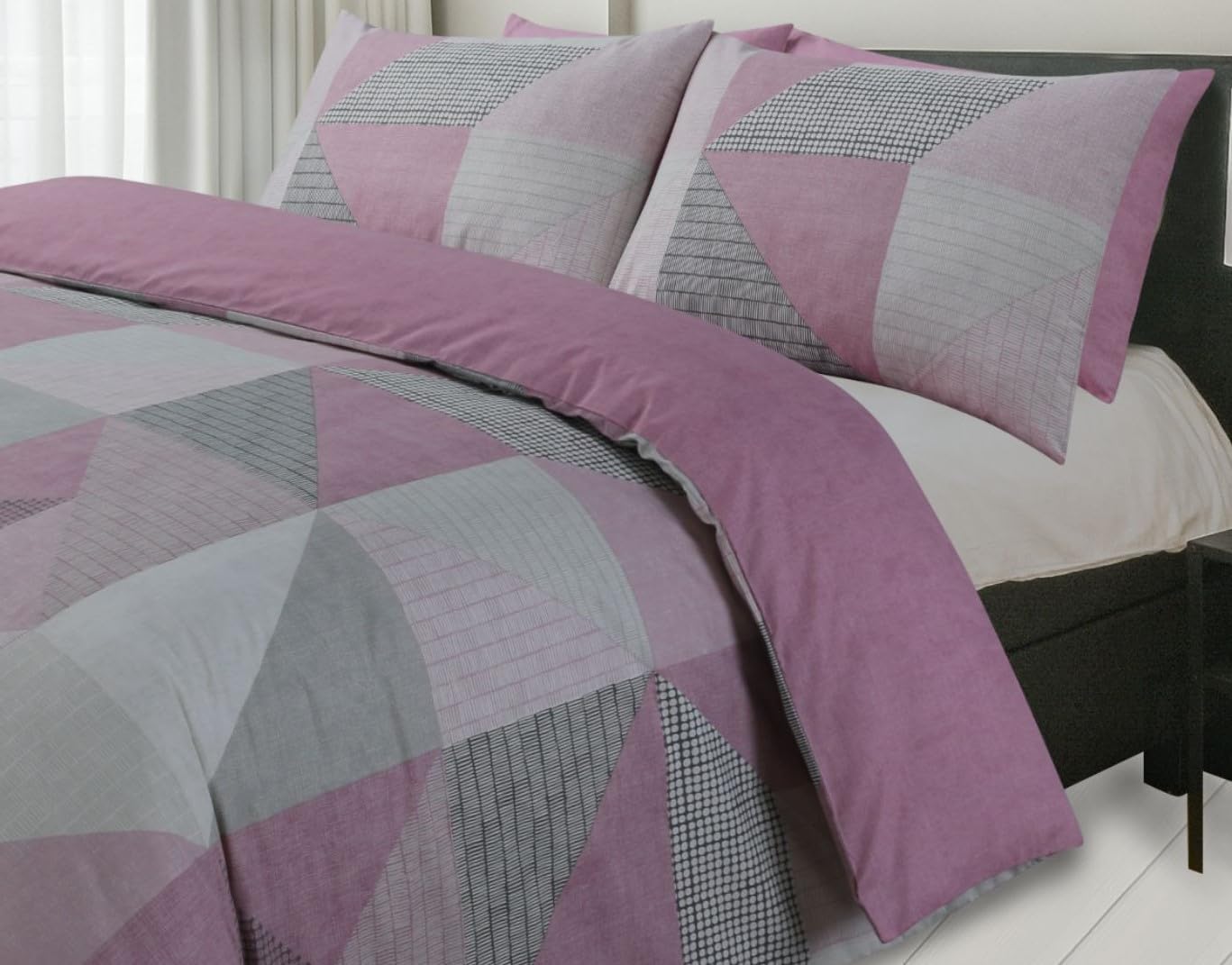 Matrix Geometric Pink Grey Double Duvet Set Reversible Easy Care Cotton Blended Bedding (Pink, Double)